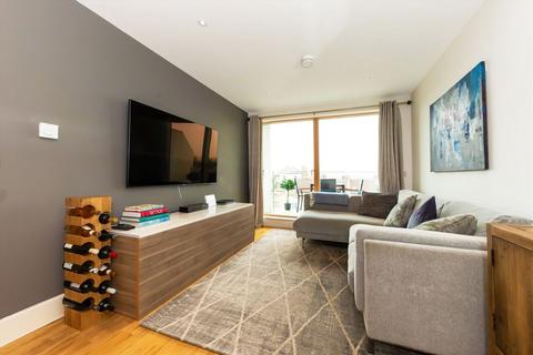2 bedroom flat for sale, Streatham High Road, London SW16