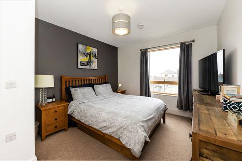2 bedroom flat for sale, Streatham High Road, London SW16