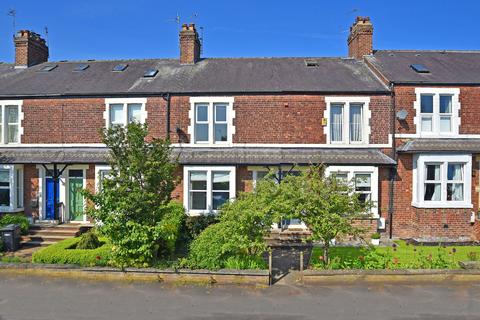 3 bedroom terraced house to rent, Stonefall Avenue, Harrogate, HG2