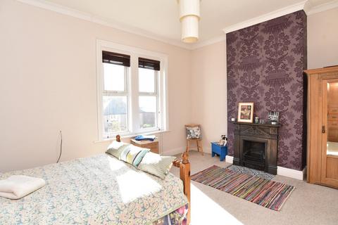 3 bedroom terraced house to rent, Stonefall Avenue, Harrogate, HG2
