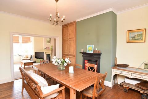 3 bedroom terraced house to rent, Stonefall Avenue, Harrogate, HG2