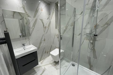 2 bedroom flat to rent, Southall UB1