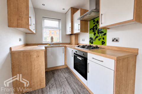 3 bedroom end of terrace house for sale, South Street, Lytham St. Annes, Lancashire