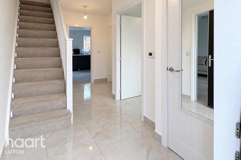 5 bedroom detached house for sale, Botanical Grove, Luton