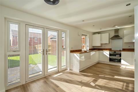4 bedroom detached house to rent, Tern Crescent, Bosham, Chichester, PO18