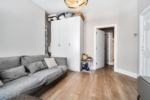 1 bedroom flat for sale, Leighton Road, Enfield