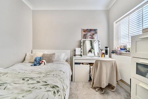 1 bedroom flat for sale, Leighton Road, Enfield