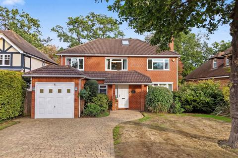 4 bedroom detached house for sale, Kenwood Drive, Hersham, KT12