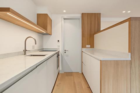 Studio to rent, Redcliffe Road, 46, London SW10