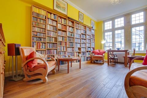 2 bedroom apartment for sale, High Street, Rochester ME1