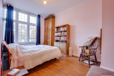 2 bedroom apartment for sale, High Street, Rochester ME1