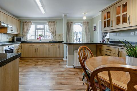 3 bedroom detached bungalow for sale, Saffron Drive, Snaith, DN14