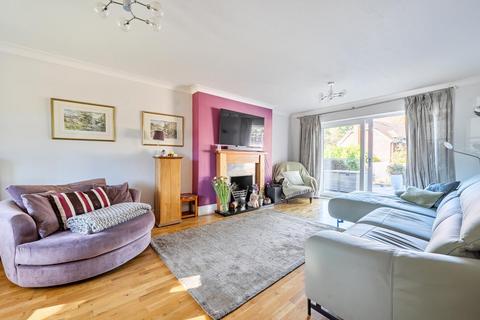 4 bedroom detached house for sale, Cambridge Road East, Farnborough