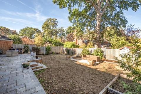 4 bedroom detached house for sale, Cambridge Road East, Farnborough
