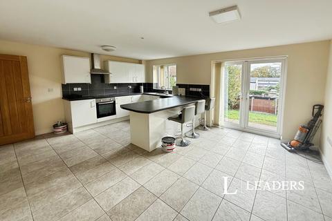 4 bedroom detached house to rent, Ulster Terrace, Stoke-on-Trent, Staffordshire, ST4