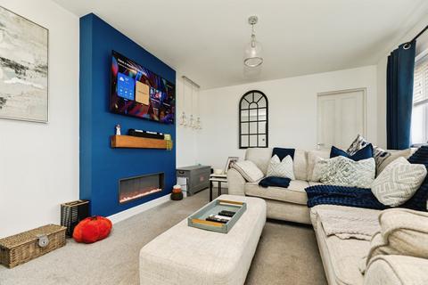 2 bedroom terraced house for sale, Wentworth Road, Blacker Hill, Barnsley