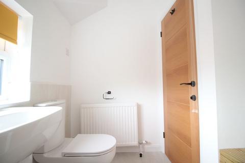 2 bedroom apartment to rent, Bramcote Avenue, Chilwell