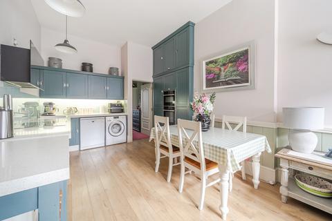 1 bedroom flat for sale, Thames Street, Sunbury-On-Thames, TW16