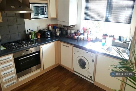4 bedroom terraced house to rent, Mayfield Road, London, N8