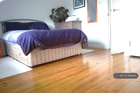 4 bedroom terraced house to rent, Mayfield Road, London, N8