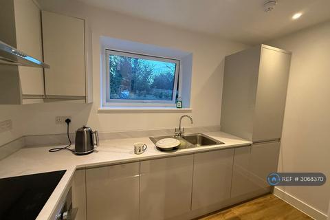 1 bedroom flat to rent, London Road, Chalfont St Giles, HP8