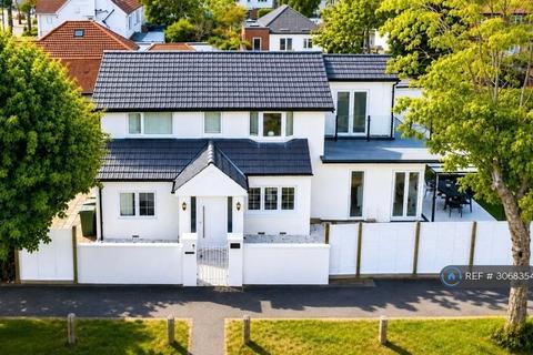 3 bedroom detached house to rent, Charterhouse Avenue, Wembley, HA0