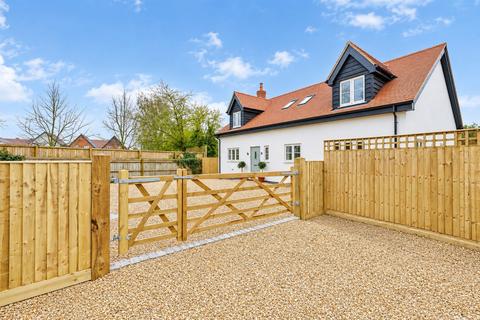 2 bedroom semi-detached house for sale, Worminghall Road, Ickford, Aylesbury