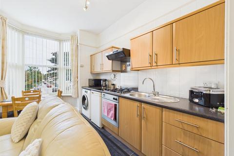2 bedroom flat for sale, Tennyson Avenue, Bridlington