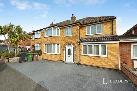 4 bedroom semi-detached house to rent, Moorgate Avenue, Birstall, LE4