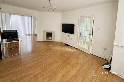 4 bedroom semi-detached house to rent, Moorgate Avenue, Birstall, LE4