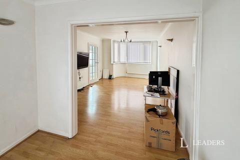 4 bedroom semi-detached house to rent, Moorgate Avenue, Birstall, LE4