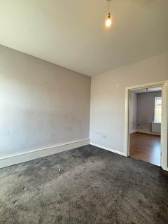 3 bedroom flat to rent, Norwood Road, Southall