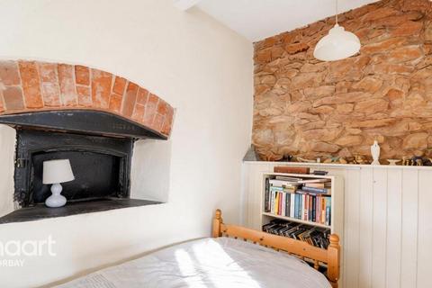 Studio for sale, Queen Street, Torquay