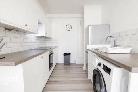 Studio for sale, Queen Street, Torquay