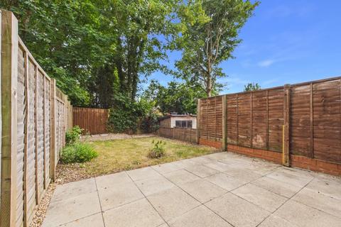 2 bedroom terraced house to rent, Farriers Way, Chesham, Buckinghamshire, HP5