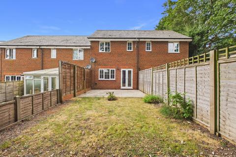 2 bedroom terraced house to rent, Farriers Way, Chesham, Buckinghamshire, HP5