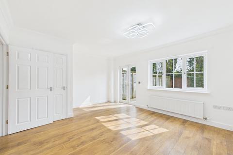2 bedroom terraced house to rent, Farriers Way, Chesham, Buckinghamshire, HP5