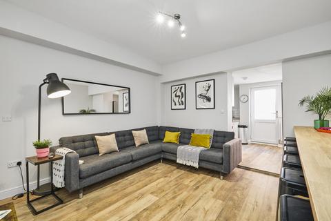 6 bedroom house to rent, Hartley Grove, Leeds LS6