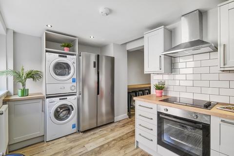 6 bedroom house to rent, Hartley Grove, Leeds LS6
