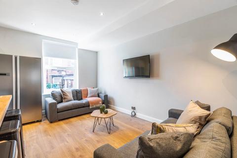6 bedroom house to rent, Archery Road, Leeds LS2