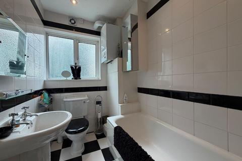 undefined, 33 Manor Court, York Way, Whetstone, London, N20 0DR