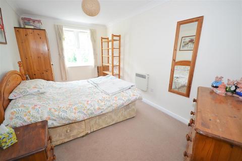 2 bedroom retirement property for sale, Ingle Court, Market Weighton, York