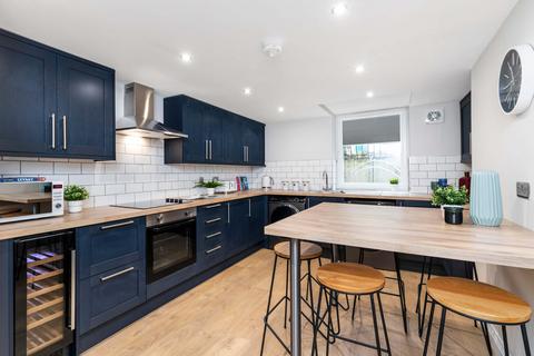 6 bedroom house to rent, Burchett Place, Leeds LS6