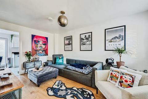 2 bedroom semi-detached house for sale, Olley Crescent, Witney
