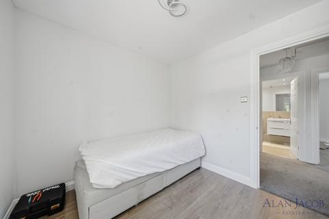 4 bedroom terraced house for sale, Campion Close, Romford RM7