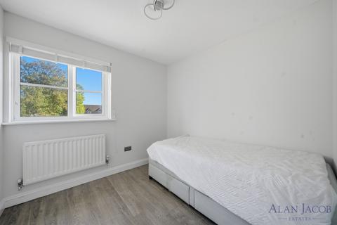 4 bedroom terraced house for sale, Campion Close, Romford RM7