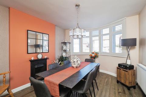 3 bedroom detached house for sale, Castleton Avenue, Arnold, Nottingham, Nottinghamshire, NG5