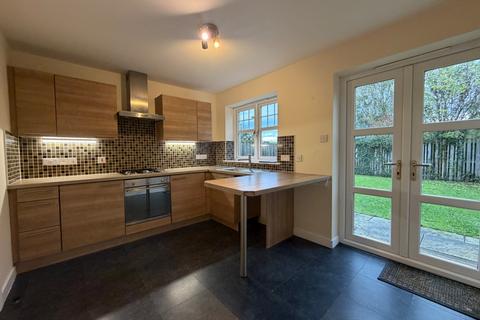 3 bedroom semi-detached house to rent, 19 Admirals Way, Inverness, IV2 5GT