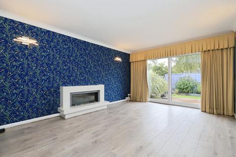3 bedroom detached house for sale, Neville Avenue, Kidderminster
