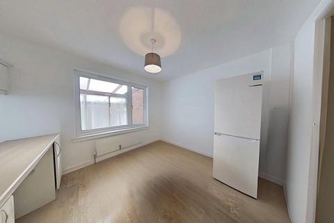 3 bedroom semi-detached house to rent, Duncryne Avenue, Mount Vernon, Glasgow, G32